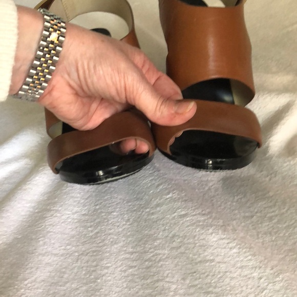 Michael Kors sandals size 7M - Picture 8 of 8